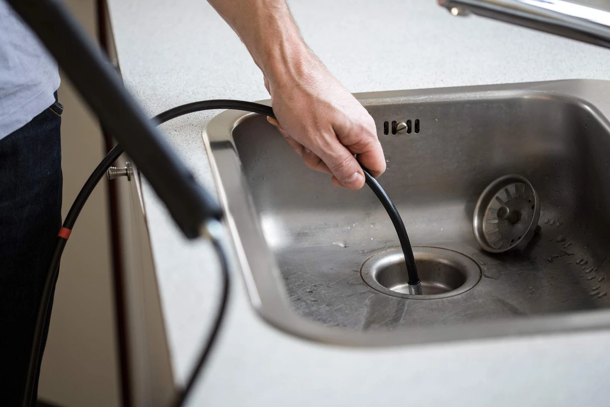 3 Hausmittel gegen verstopfte Rohre: Was jede Großmutter wusste (und Klempner verschweigen) - image 2