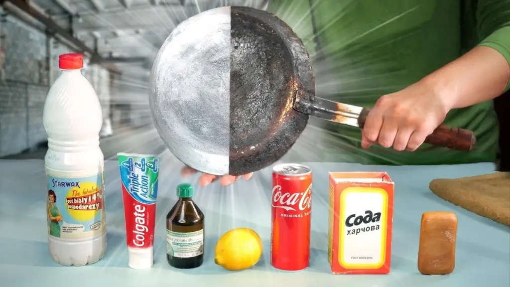 80-Jährige gibt Hausmittel-Geheimnis preis: Bratpfannen mit hartnäckigem Ruß in 10 Minuten wieder wie neu