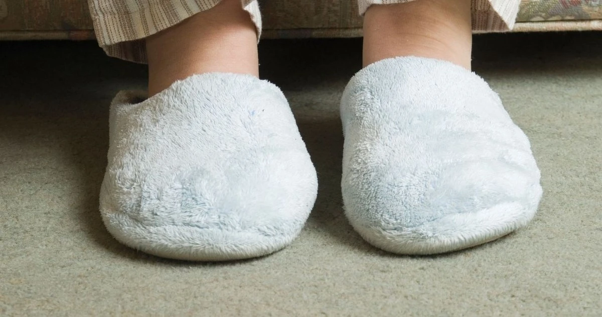 Fini le carrelage glacial : cacher ce tapis sous vos meubles prolonge votre confort en hiver - image 1