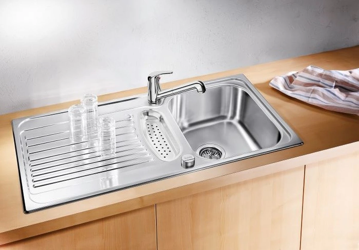 Glänzende Küchenspüle? Dieses Hausmittel sorgt für Glanz – ganz ohne Chemie! - image 1