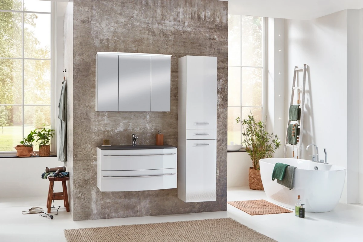 Mit Kerzenwachs: Dieser Trick schützt Armaturen vor Kalkflecken – und hält wochenlang - image 1