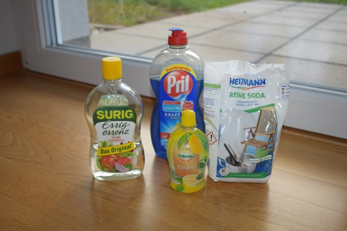 Schluss mit Streifen: Schwarztee-Trick für blitzsaubere Fenster – so geht's - image 1