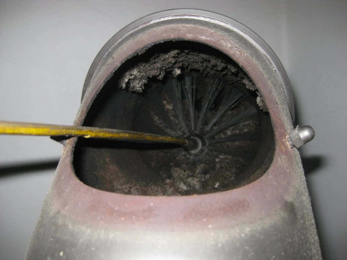 Warum erfahrene Ofenheizer auf Salz verzichten: Ruß entfernen wie ein Profi - image 2