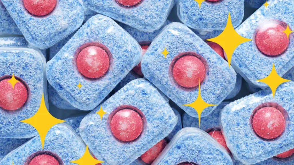 Warum ich Spülmaschinentabs für meine Dusche benutze – und sie danach wie neu aussieht