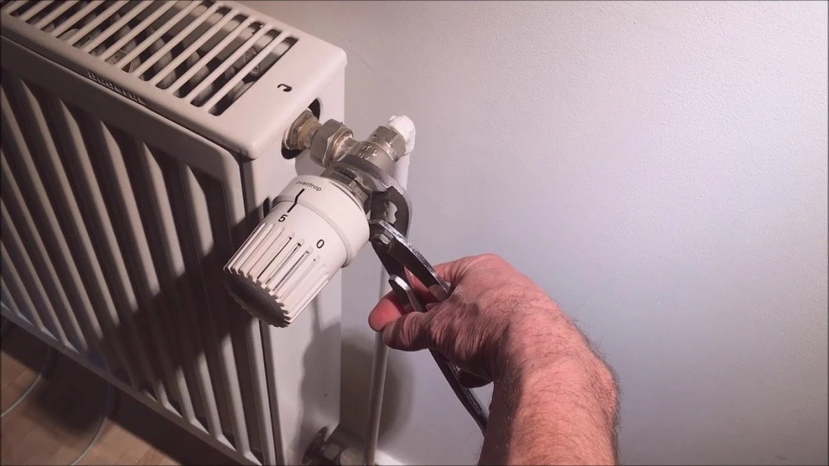 Warum Ihr Heizkörper oben kalt bleibt: Einfache Methode, Luft abzulassen & Druck wiederherzustellen - image 2