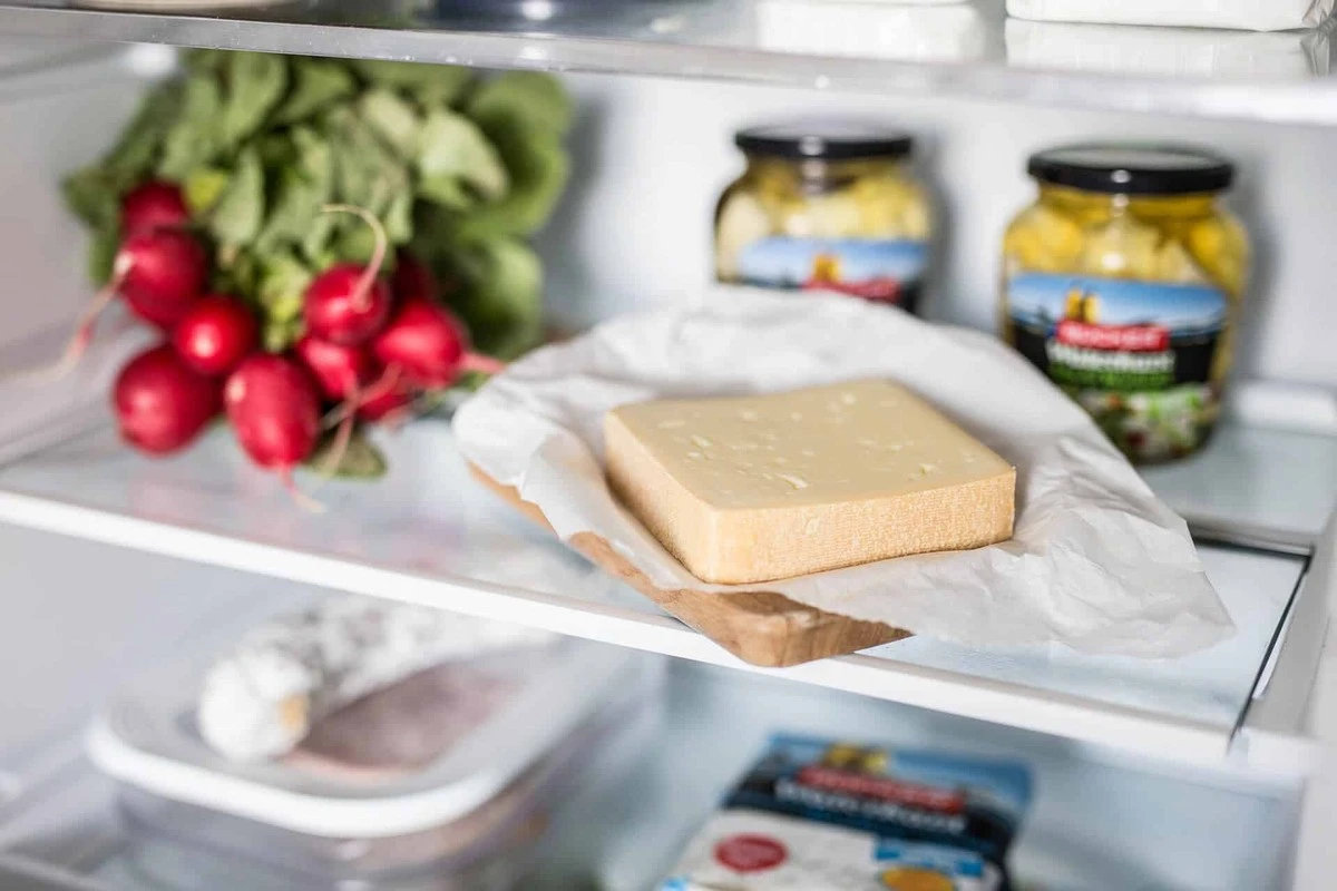 Warum Sie Käse nicht in Plastik lagern sollten: Die richtige Aufbewahrung für jeden Typ - image 1