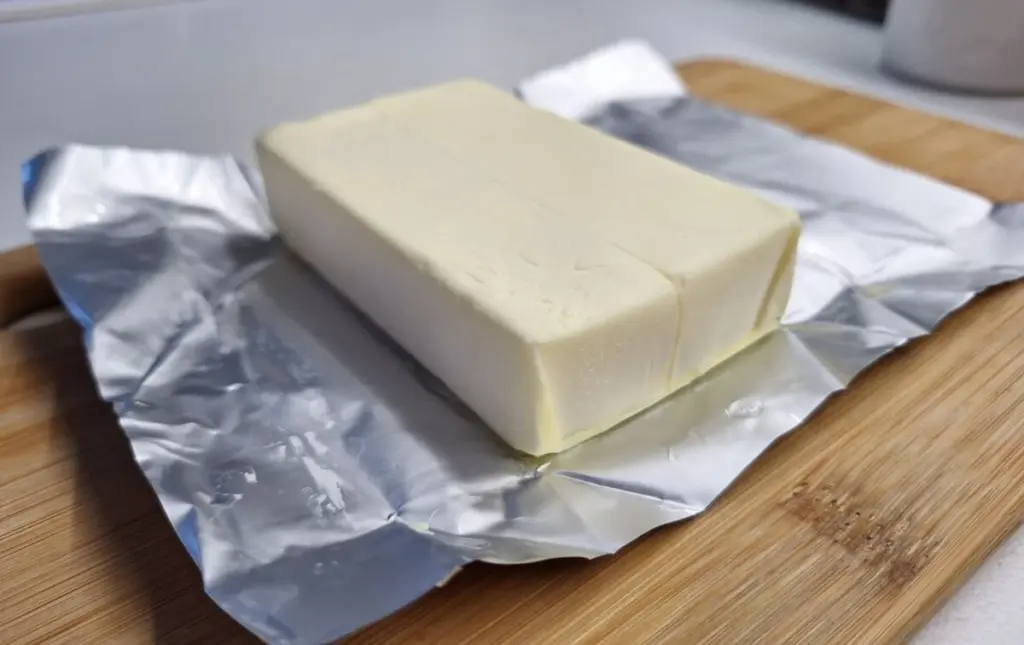 Wie man gefälschte Butter mit einem einfachen Gefrierschranktest entlarvt